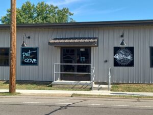 Photo outside of The Pet Cove