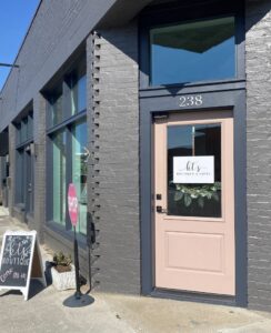 Photo outside of KT's Boutique